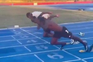 DB视讯百家乐能跑过吧友吗？38岁发福博尔特再上跑道，超慢起跑自己都没绷住