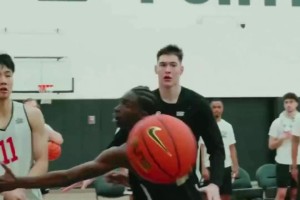 DB视讯官网三分+助攻队友暴扣！媒体人晒张博源耐克巅峰赛世界队训练集锦