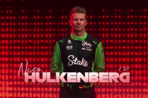 DB真人旗舰F1新赛季片头：噔！噔！噔！🎶如听仙乐耳暂明