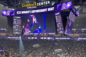 DB电子官网难说再见😢国王主场大屏晒出视频 致敬球队昔日核心福克斯