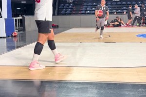 DB电子官网👊不断精进武器库！李月汝晒训练视频 外线三分百发百中！