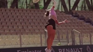 回到梦实现的地方！郑钦文抵达巴黎，奥运夺金后重返罗兰加洛斯