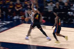 DG视讯官网平台寸土必争！约基奇持球突破出界被判后场球 掘金挑战成功拿回球权