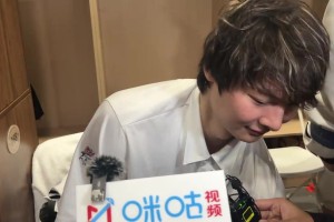 DB官网在线登录入口王哲林：被骂太久心态肯定比年轻球员要强 把压力都给我就好