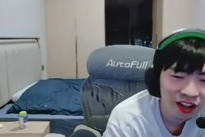 DB真人旗舰怀疑自己🤔Cryin问队友：目前来看我和Leyan谁水分更大一些啊？