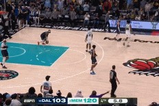 DB视讯官方登录入口灰熊都不打了 ！布兰登-威廉姆斯垃圾时间先犯规 回头飙中三分