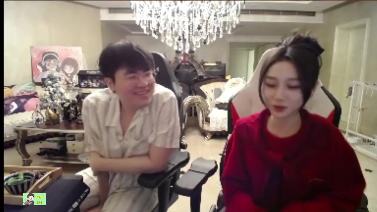 DB电子官网小悠戏耍姿态：给你比心！儿姿当场小脸巨红：啥情况？你不对劲！