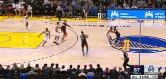 DB真人旗舰末节表现不错单节15分！库兹马12中7&三分6中3砍22分6板4助