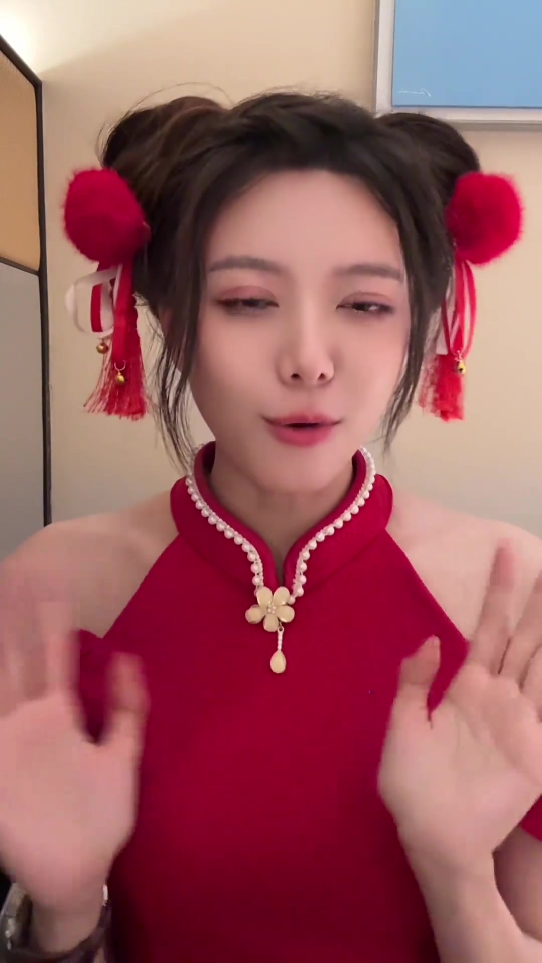 DB电子官网骆歆分享视频：谁要的过年交差视频？我录了😾