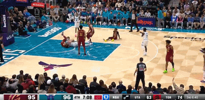 DB视讯官网菜鸟丨卡斯尔17中10空砍25分 菲利波夫斯基17+5 埃迪8分13板3帽