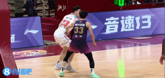 DB真人旗舰神来之笔！阿不都对抗防守 失衡后抛投打板命中还要加罚