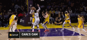 DB真人旗舰伤病退散！字母哥抛投落地崴到脚 目前看没有大碍