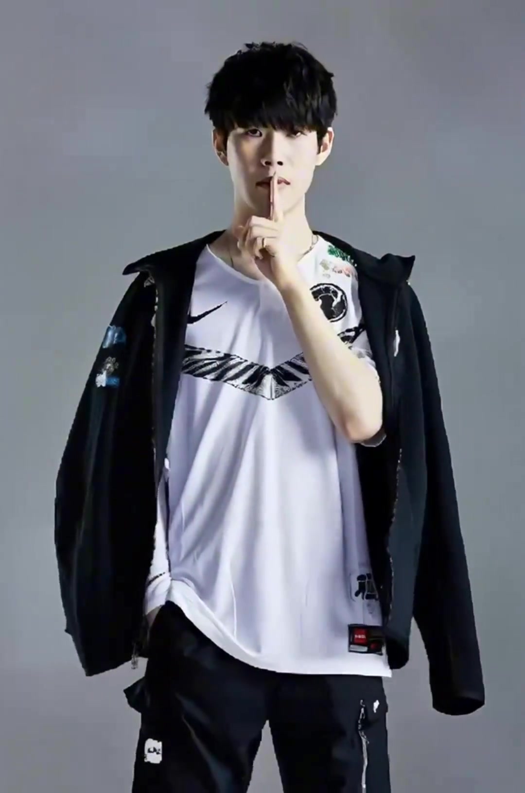 DB官网在线登录入口TheShy选手发布混剪视频：我的成长来时路