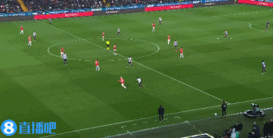 DB视讯官网希望没事！迈尼昂出击与A-希门尼斯相撞，直接被担架抬出场！