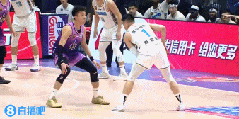 DB视讯百家乐手感火热！陈盈骏持球对抗防守 高难度后仰跳投压哨命中