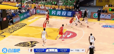 DB视讯官网老将很稳！李晓旭接球稳稳命中大空位三分