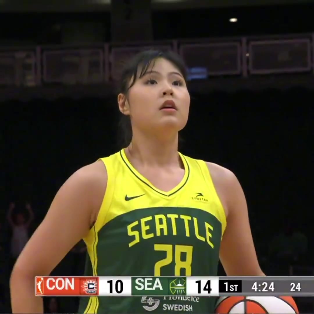 DB电子官网与自己最爱球员&老队友重聚!李月汝谈适应新球队：在这里非常自如