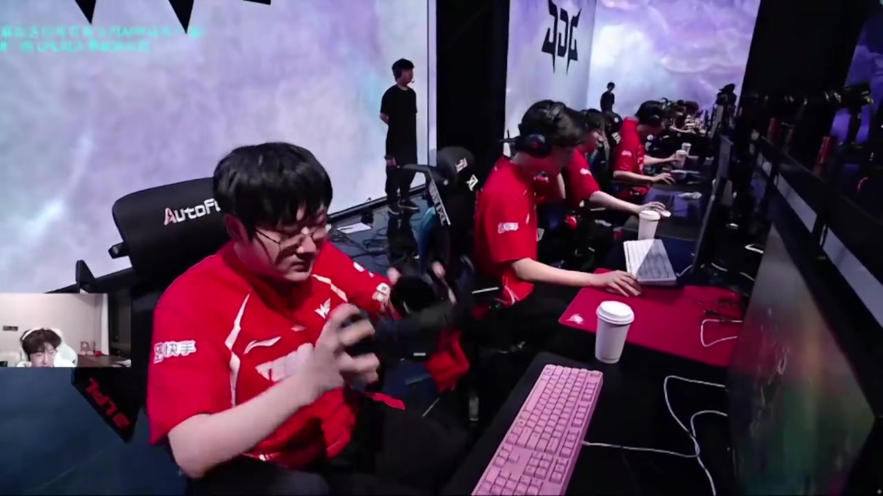 DG视讯官网平台957：JDG被WE率先拿到赛点？米勒：感觉WE有机会啊